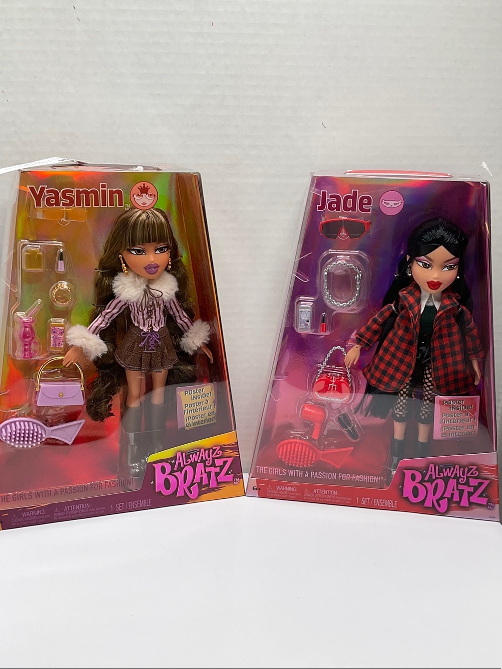 1 Set Alwayz Bratz Yasmin and Jade Doll - Brown Outfit with Purple & Red & black